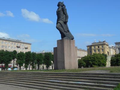 Памятник "Героическому комсомолу"
