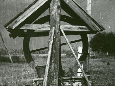 Колодец с воротом