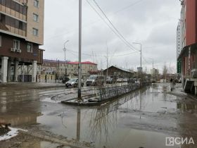 Городские службы Якутска сосредоточены на откачке талых вод из-под аварийных домов