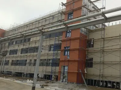 Строительная готовность поликлиники в Амге составила 75%