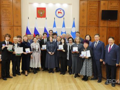 Вручены стипендии первого президента Якутии «Знанием победишь»