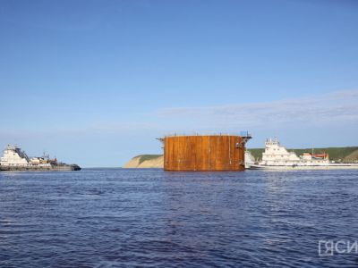 Строительство Ленского моста вышло в русло реки