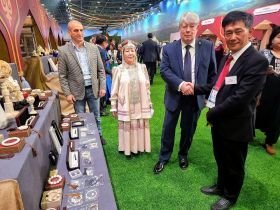 Якутские мастера-косторезы представили свои работы в Казахстане