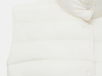 Утепленный жилет приталенного силуэта