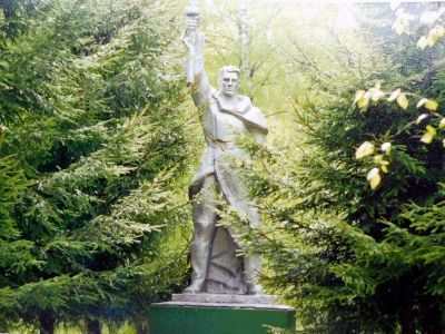 Братская могила с захоронением воинов, погибших в период Великой Отечественной войны 1941—1945 гг.