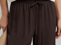 Легкие брюки-палаццо с эластичным поясом