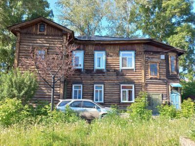 Дом жилой для служащих железной дороги МПС