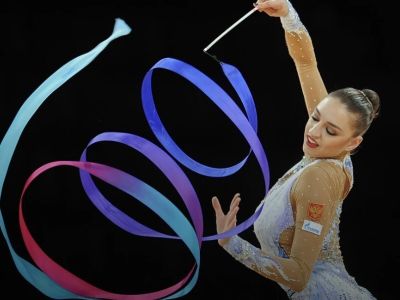 Двукратная олимпийская чемпионка Евгения Канаева поставила программы для якутских гимнасток