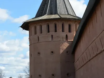 Северо-восточная наугольная башня