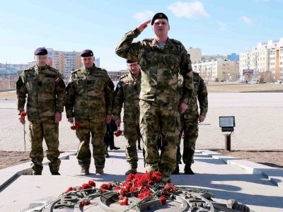 Росгвардейцы почтили память героев Великой Победы