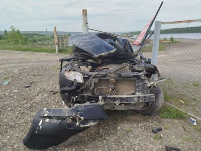 В Ленском районе в результате ДТП погиб один человек, второй — в тяжелом состоянии