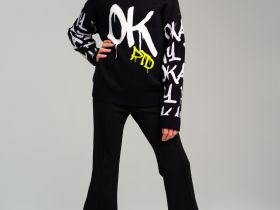 Свитер трикотажный для девочек