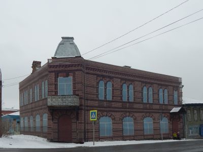 Дом жилой с магазином