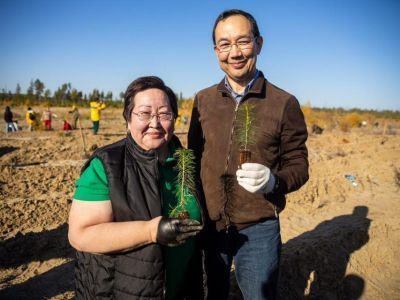 Глава Якутии поздравляет работников леса с профессиональным праздником