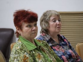 Не заменяйте игрушки и общение гаджетом: о пользе и вреде смартфонов для детей рассказала психолог