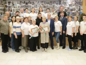 Мирнинские волонтеры отправляют по 400 кг грузов каждую неделю в зону СВО