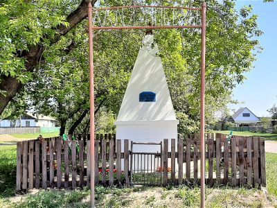 Памятник учителям, погибшим в годы Великой Отечественной войны (1941-1945 гг.)