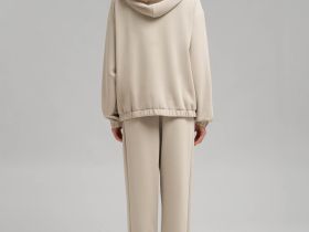 Свободная толстовка из трикотажа интерлок