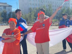 В Якутске торжественно отметили День Государственного флага Российской Федерации