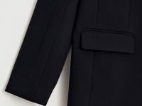 Однобортный жакет полуприлегающего силуэта