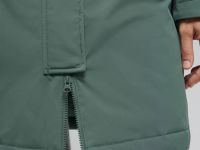 Утепленное пальто с капюшоном