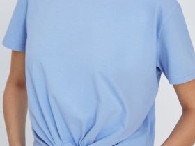 Футболка с узлом