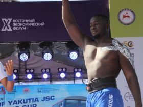 Определены победители международного турнира по мас-рестлингу компании «Железные дороги Якутии»