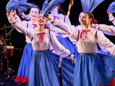Славим возраст золотой