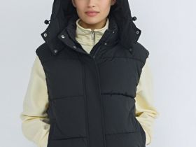 Утеплённый жилет с капюшоном, Черный