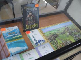 В Якутске открылась выставка к 125-летию Сергея Зверева — Кыыл Уола