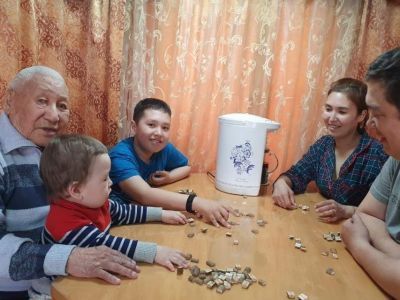 Более 200 приёмных семей для пожилых организованы в Якутии