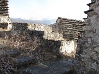 Склеп полуподземный с гладкой фасадной стеной (основание) 2