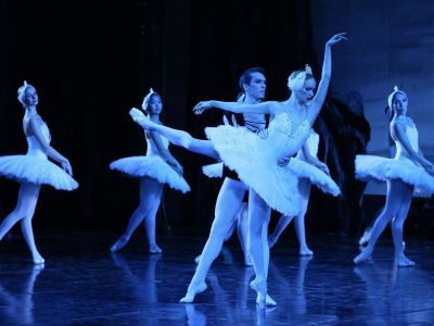 Фестиваль балета «Стерх» начался с классического «Лебединого озера»