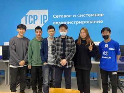 Школьники получили профессию в КИТ СВФУ