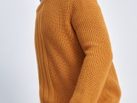 Джемпер с округлым вырезом прямого силуэта