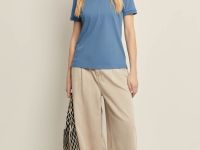 Поло приталенного силуэта с вышивкой