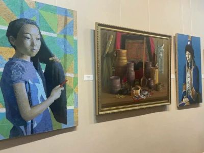 В Хабаровске открылась выставка якутских художников «Земля Олонхо»