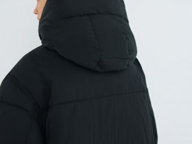 Утеплённая стёганая куртка с капюшоном, Черный