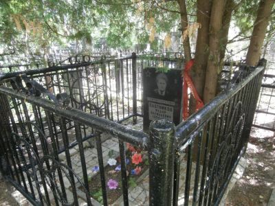 Могила Плотникова Федора Васильевича (1904-1972), Героя Советского Союза