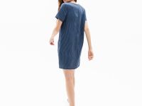 Женское платье Lacoste с круглым вырезом