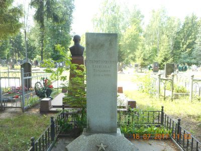 Памятник А.П. Староторжскому на его могиле
