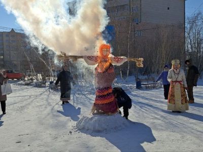 В Доме дружбы народов в Якутске ярко отметили Масленицу