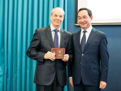 Ветеран ЖДЯ Шамиль Гизатулин удостоен звания Заслуженного работника народного хозяйства РС(Я)