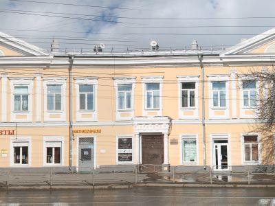 Двухэтажный каменный жилой дом. Классицизм