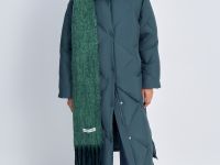 Пуховое пальто с воротником-стойкой и капюшоном