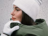 Шапка с отворотом тонкой пряжи