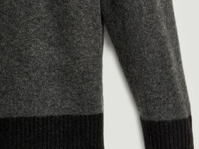 Джемпер полуприлегающего силуэта