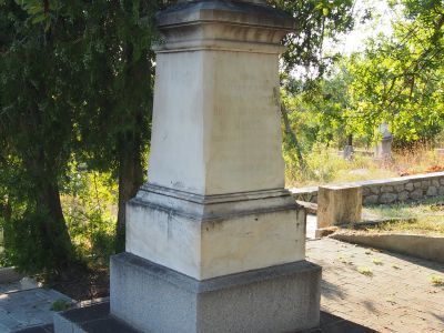 Могила контр-адмирала И.М. Манто