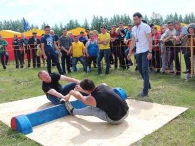 Мас-рестлинг на празднике "Акатуй". Фото.