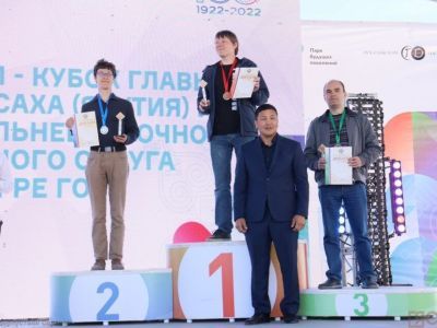 Победителей и призеров кубка главы по игре го наградили в Якутии